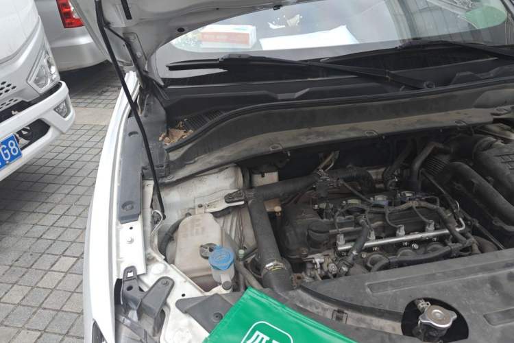 Used Zotye SR7 2016 1.5T CVT Cube Heart Edition China IV Standard Engine Bay Right