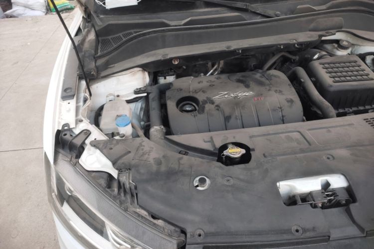 Used Zotye SR7 2016 1.5T Manual Cube Heart Edition China V Standard Engine Bay Right