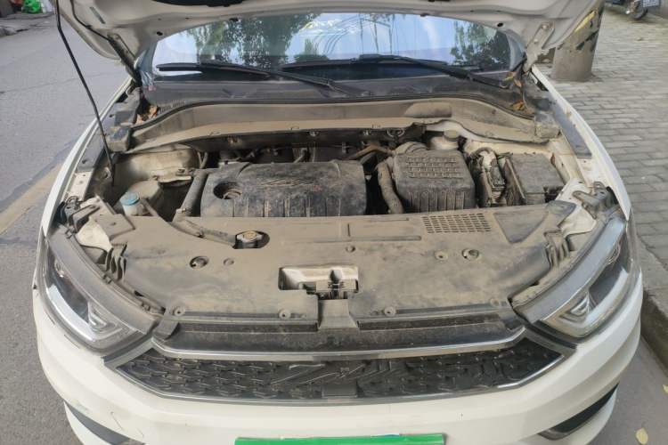 Used Zotye SR7 2016 1.5T Manual Cube Road Edition China V Standard Engine Bay