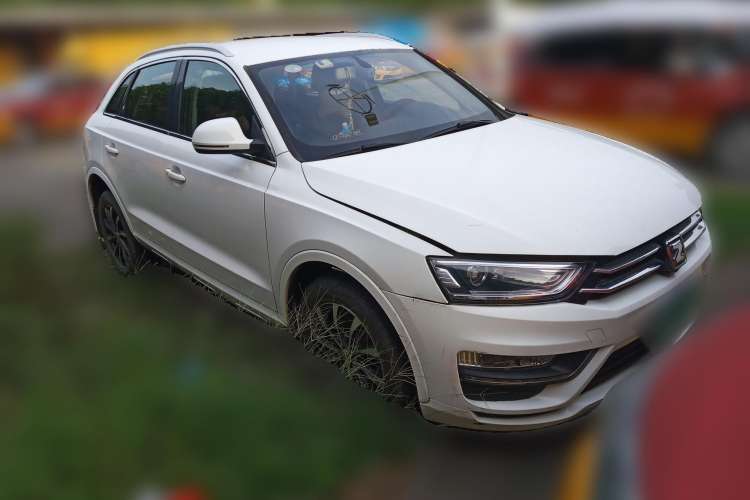 Used Zotye SR7 2016 1.5T CVT Cube Road Edition China IV Standard Front Right 45 Deg