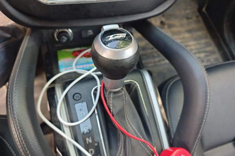 Used Zotye SR7 2016 1.5T CVT Cube Road Edition China IV Standard Gear Lever