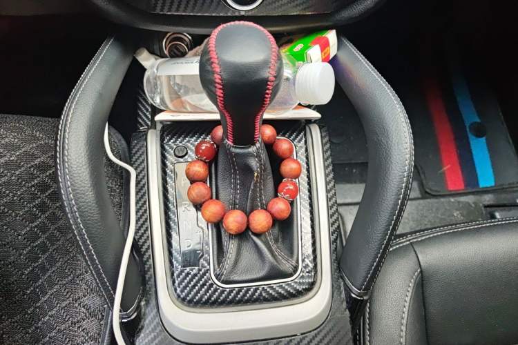Used Zotye SR7 2016 1.5T CVT Cube Heart Edition China V Standard Gear Lever