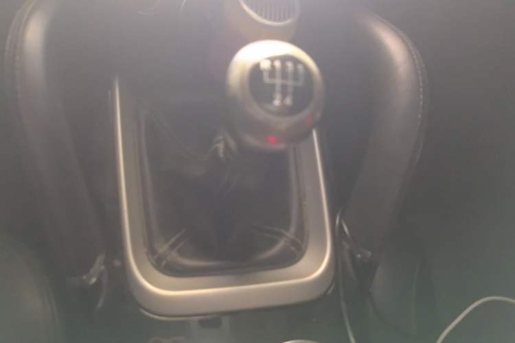 Used Zotye SR7 2016 1.5T Manual Cube Heart Edition China V Standard Gear Lever