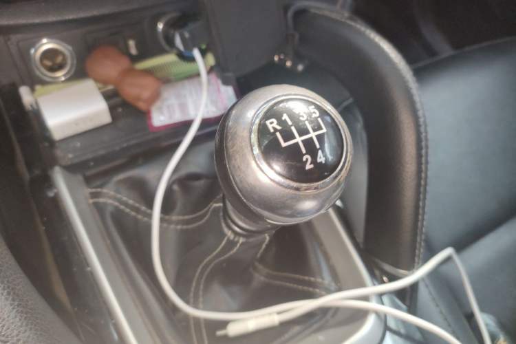 Used Zotye SR7 2016 1.5T Manual Cube Road Edition China V Standard Gear Lever