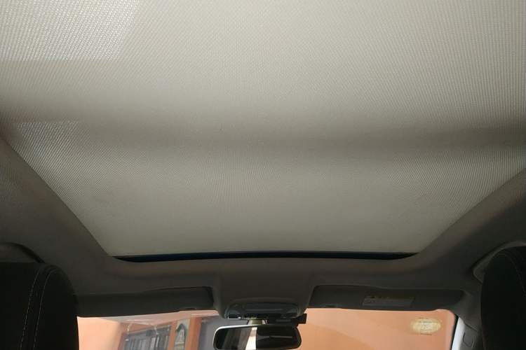 Used Zotye SR7 2016 1.5T CVT Cube Heart Edition China V Standard Headliner