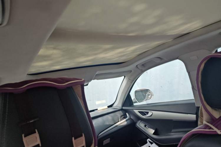 Used Zotye SR7 2016 1.5T CVT Cube Heart Edition China IV Standard Headliner