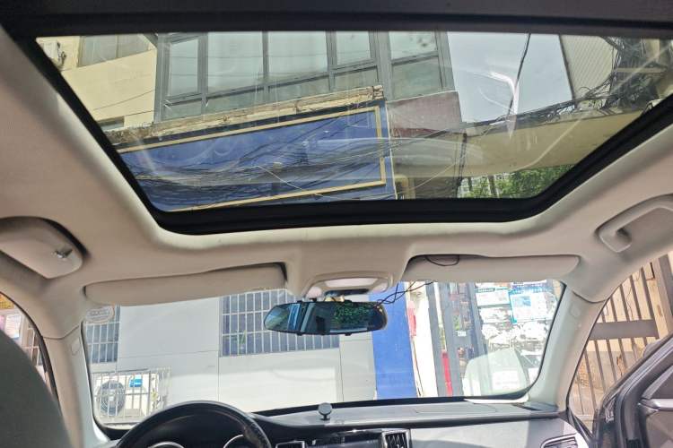 Used Zotye SR7 2016 1.5T CVT Cube Heart Edition China V Standard Headliner