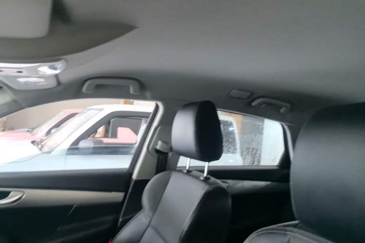 Used Zotye SR7 2016 1.5T CVT Cube Road Edition China IV Standard Headliner