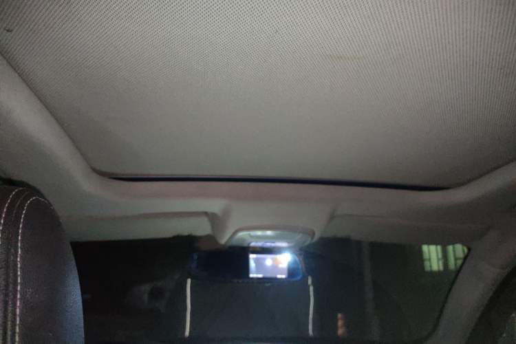 Used Zotye SR7 2016 1.5T CVT Cube Heart Edition China V Standard Headliner