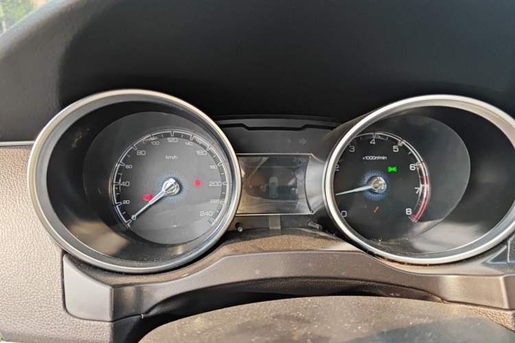 Used Zotye SR7 2016 1.5T CVT Cube Heart Edition China V Standard Instrument Cluster