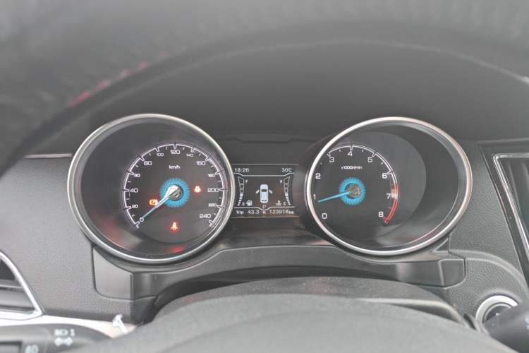 Used Zotye SR7 2016 1.5T CVT Cube Heart Edition China IV Standard Instrument Cluster