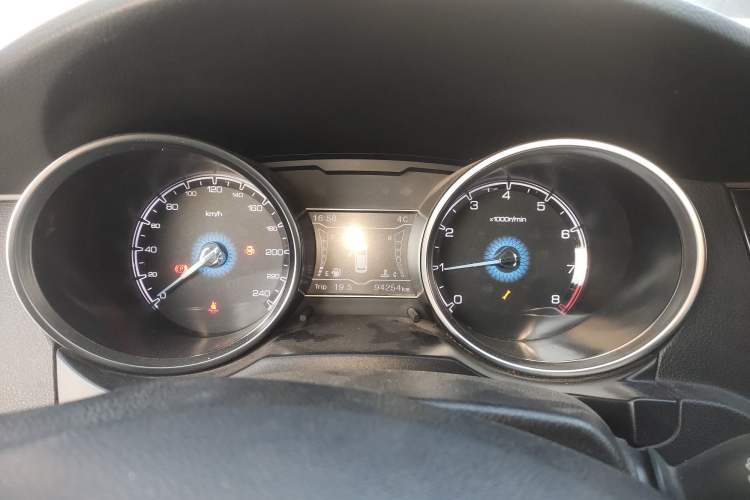 Used Zotye SR7 2016 1.5T Manual Cube Heart Edition China V Standard Instrument Cluster