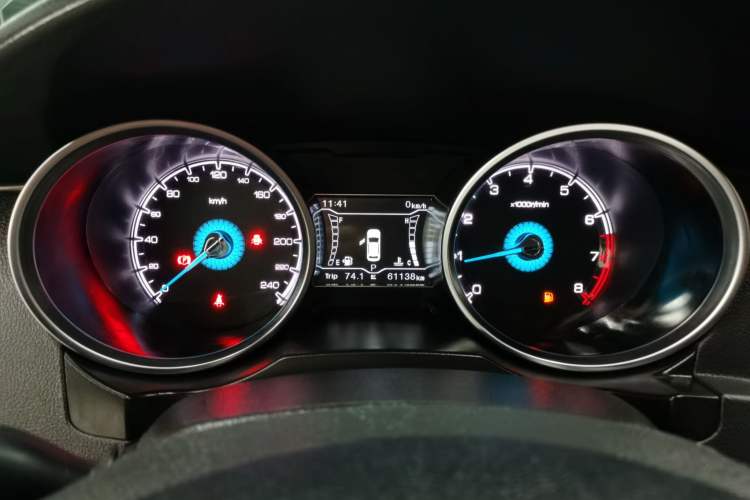 Used Zotye SR7 2016 1.5T CVT Magic Cube Door Edition China V Standard Instrument Cluster