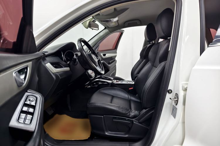 Used Zotye SR7 2016 1.5T CVT Magic Cube Door Edition China V Standard Interior 2