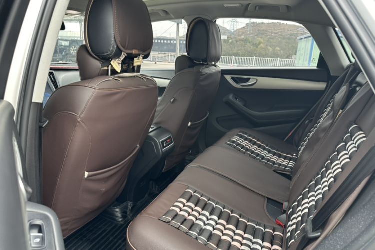 Used Zotye SR7 2016 1.5T Manual Cube Heart Edition China V Standard Interior 3