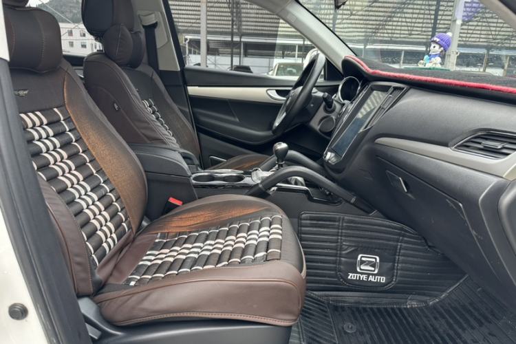 Used Zotye SR7 2016 1.5T Manual Cube Heart Edition China V Standard Interior 6