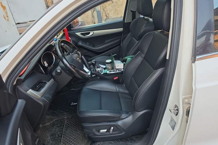 Used Zotye SR7 2016 1.5T Manual Cube Heart Edition China IV Standard Left Front Seat