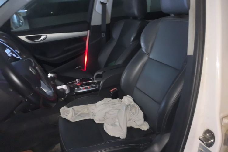 Used Zotye SR7 2016 1.5T Manual Cube Heart Edition China V Standard Left Front Seat