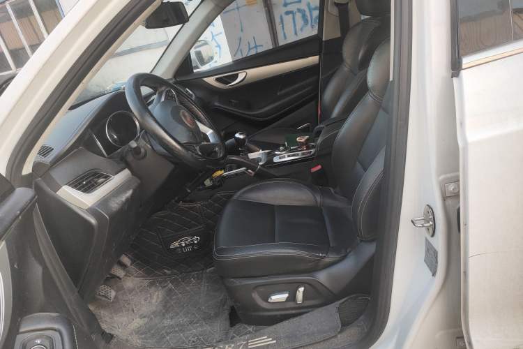 Used Zotye SR7 2016 1.5T Manual Cube Heart Edition China V Standard Left Front Seat
