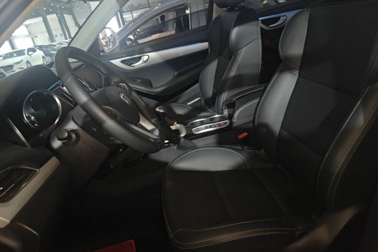 Used Zotye SR7 2016 1.5T Manual Cube Heart Edition China V Standard Left Front Seat