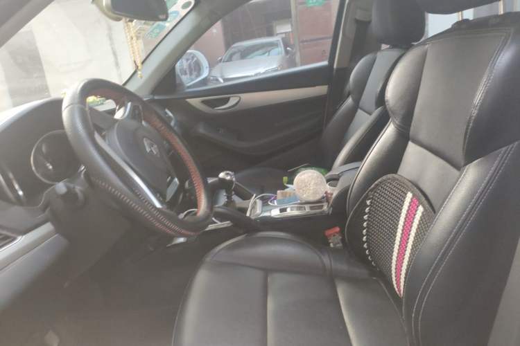 Used Zotye SR7 2016 1.5T Manual Cube Road Edition China V Standard Left Front Seat