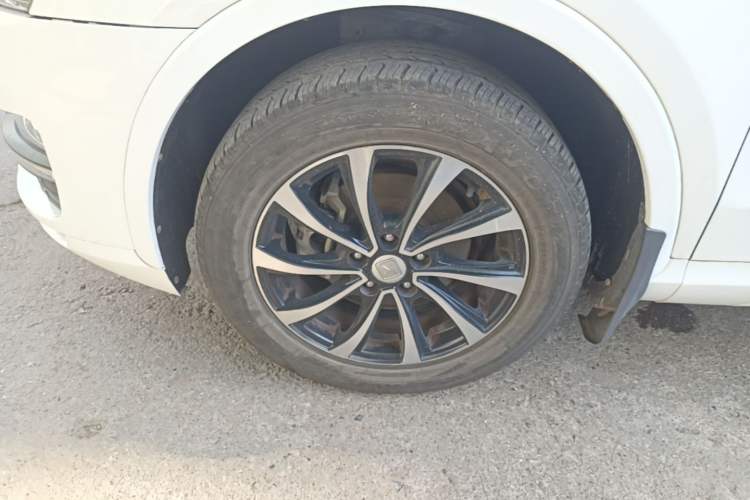 Used Zotye SR7 2016 1.5T CVT Cube Road Edition China V Standard Left Front Wheel Hub