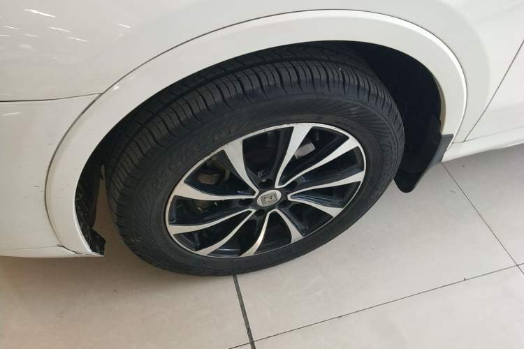 Used Zotye SR7 2016 1.5T CVT Cube Heart Edition China IV Standard Left Front Wheel Hub