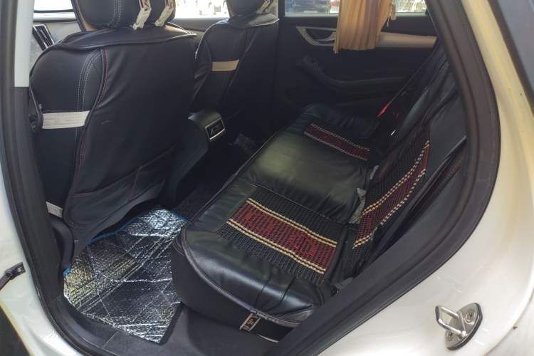 Used Zotye SR7 2016 1.5T Manual Cube Heart Edition China IV Standard Left Rear Seat