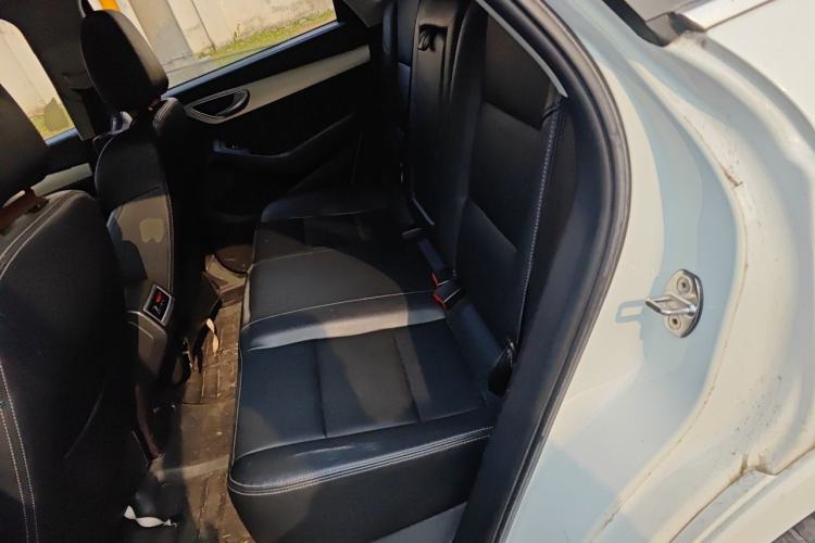 Used Zotye SR7 2016 1.5T CVT Cube Heart Edition China V Standard Left Rear Seat