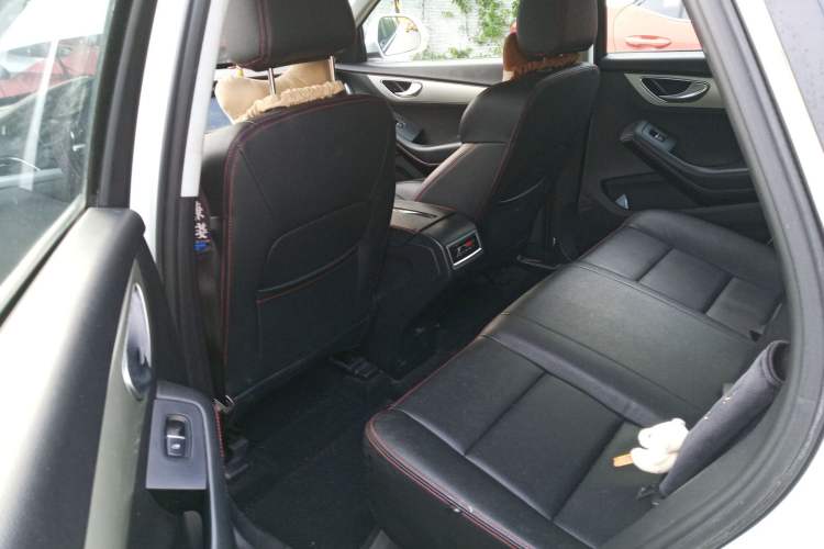 Used Zotye SR7 2016 1.5T CVT Cube Road Edition China IV Standard Left Rear Seat