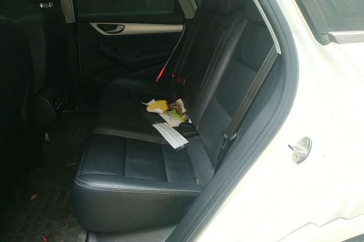 Used Zotye SR7 2016 1.5T CVT Cube Heart Edition China V Standard Left Rear Seat