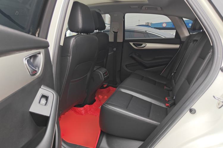 Used Zotye SR7 2016 1.5T Manual Cube Heart Edition China IV Standard Left Rear Seat
