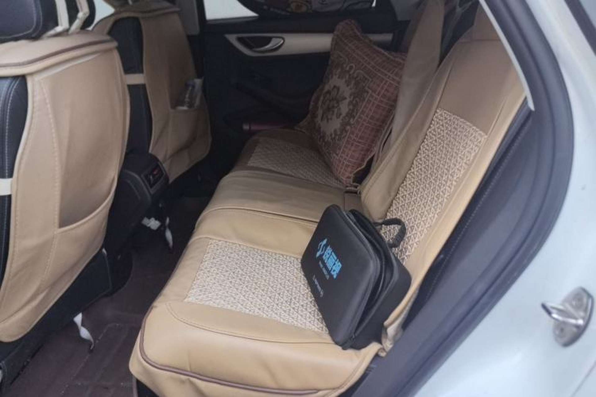 Used Zotye SR7 2016 1.5T CVT Cube Heart Edition China IV Standard Left Rear Seat