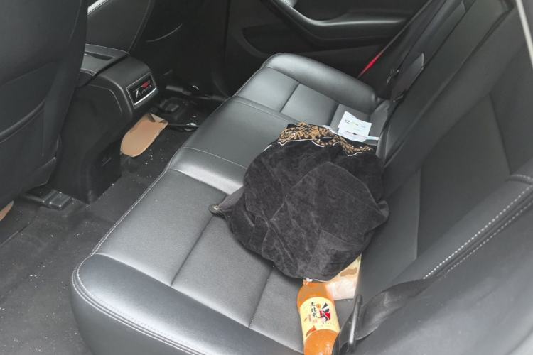 Used Zotye SR7 2016 1.5T Manual Cube Heart Edition China IV Standard Left Rear Seat