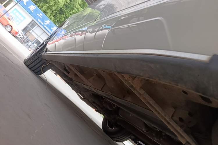 Used Zotye SR7 2016 1.5T Manual Cube Heart Edition China IV Standard Left Side Sill
