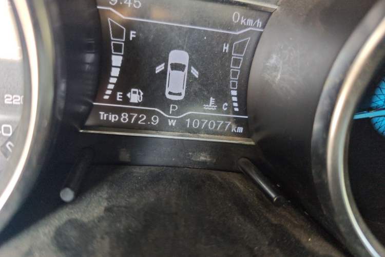 Used Zotye SR7 2016 1.5T CVT Cube Road Edition China IV Standard Odometer Close Up