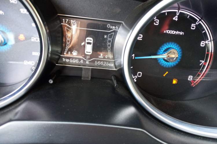 Used Zotye SR7 2016 1.5T CVT Cube Road Edition China IV Standard Odometer Close Up