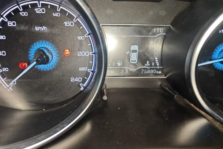 Used Zotye SR7 2016 1.5T Manual Cube Heart Edition China V Standard Odometer Close Up