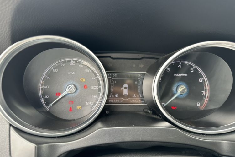 Used Zotye SR7 2016 1.5T Manual Cube Heart Edition China V Standard Odometer Close Up