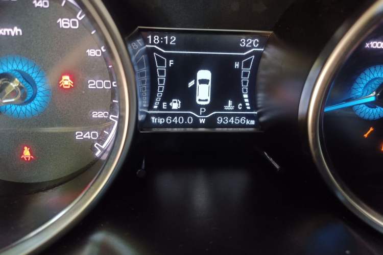 Used Zotye SR7 2016 1.5T CVT Cube Heart Edition China IV Standard Odometer Close Up
