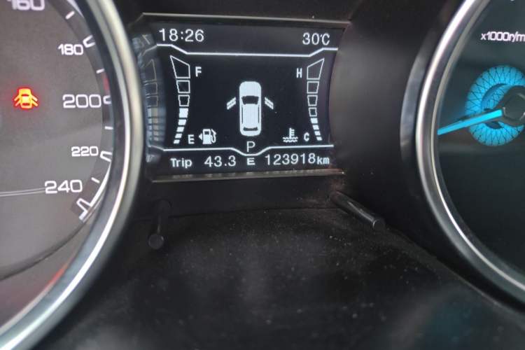 Used Zotye SR7 2016 1.5T CVT Cube Heart Edition China IV Standard Odometer Close Up