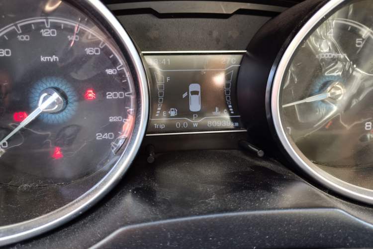 Used Zotye SR7 2016 1.5T CVT Cube Heart Edition China IV Standard Odometer Close Up
