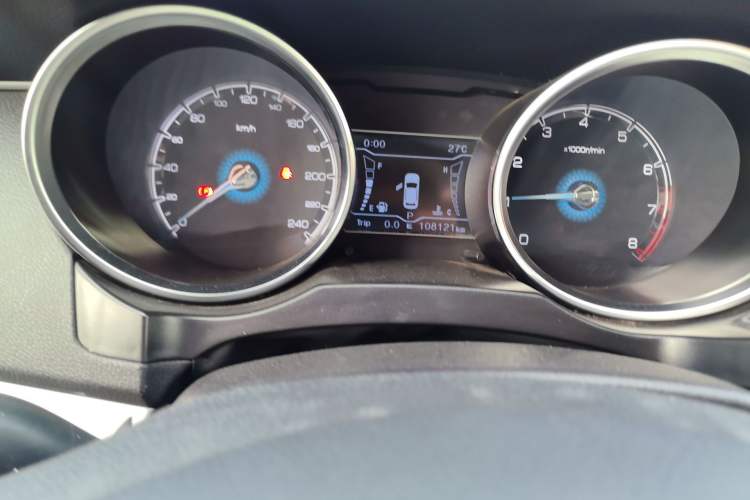 Used Zotye SR7 2016 1.5T CVT Cube Heart Edition China IV Standard Odometer Close Up