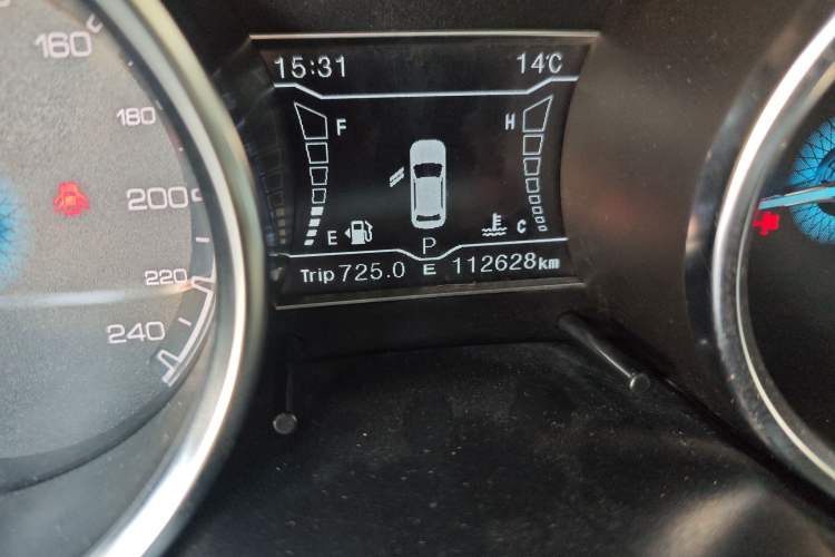 Used Zotye SR7 2016 1.5T CVT Cube Heart Edition China V Standard Odometer Close Up