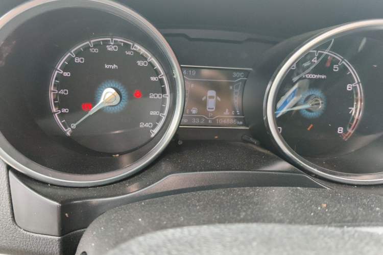 Used Zotye SR7 2016 1.5T CVT Cube Heart Edition China V Standard Odometer Close Up