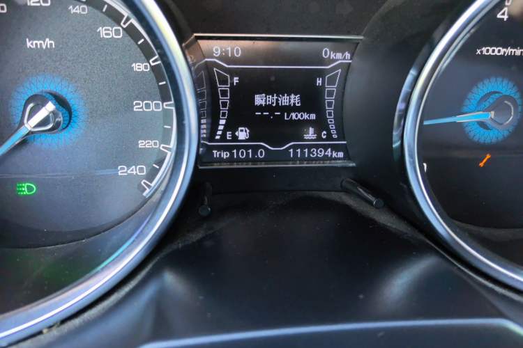 Used Zotye SR7 2016 1.5T Manual Cube Road Edition China V Standard Odometer Close Up