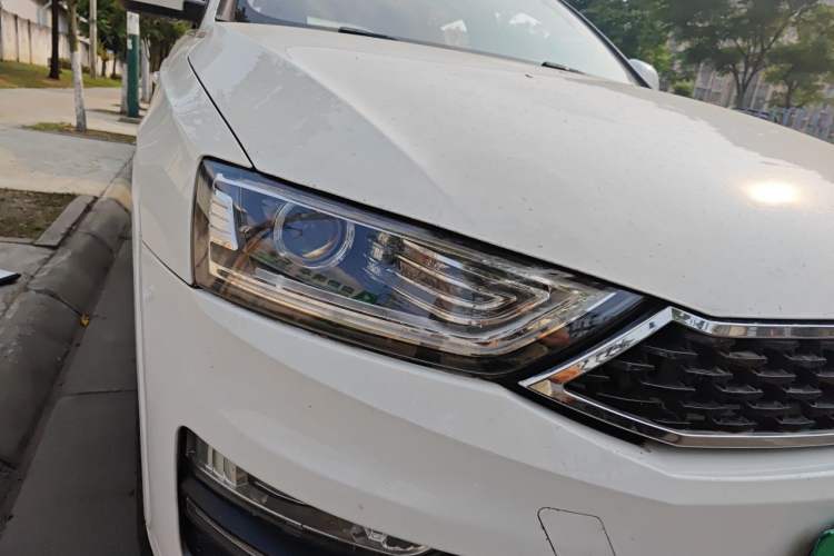 Used Zotye SR7 2016 1.5T CVT Cube Heart Edition China V Standard Right Front Headlight