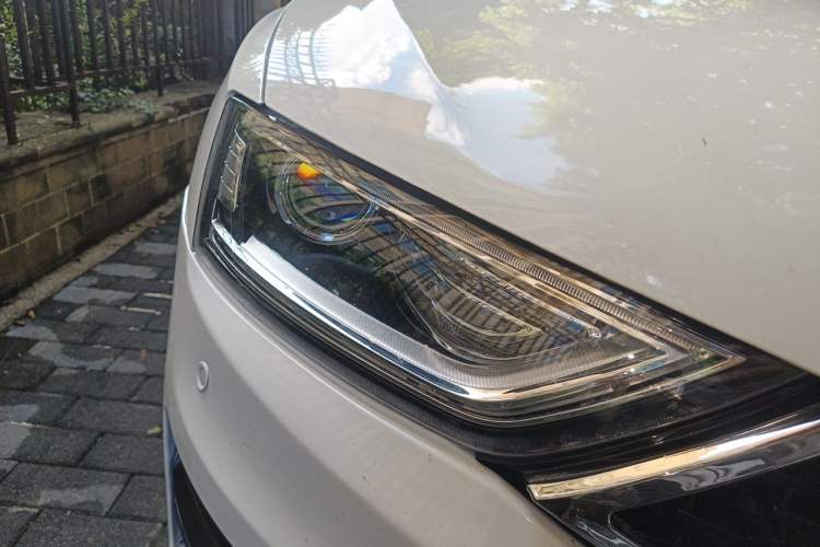 Used Zotye SR7 2016 1.5T CVT Cube Heart Edition China IV Standard Right Front Headlight
