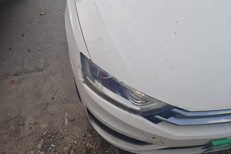 Used Zotye SR7 2016 1.5T CVT Cube Road Edition China V Standard Right Front Headlight