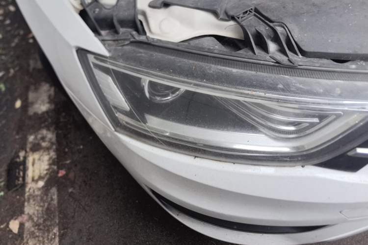 Used Zotye SR7 2016 1.5T CVT Cube Heart Edition China IV Standard Right Front Headlight